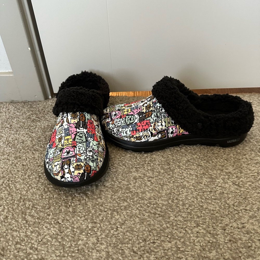 NWT- Size 9 Sketchers Foamies